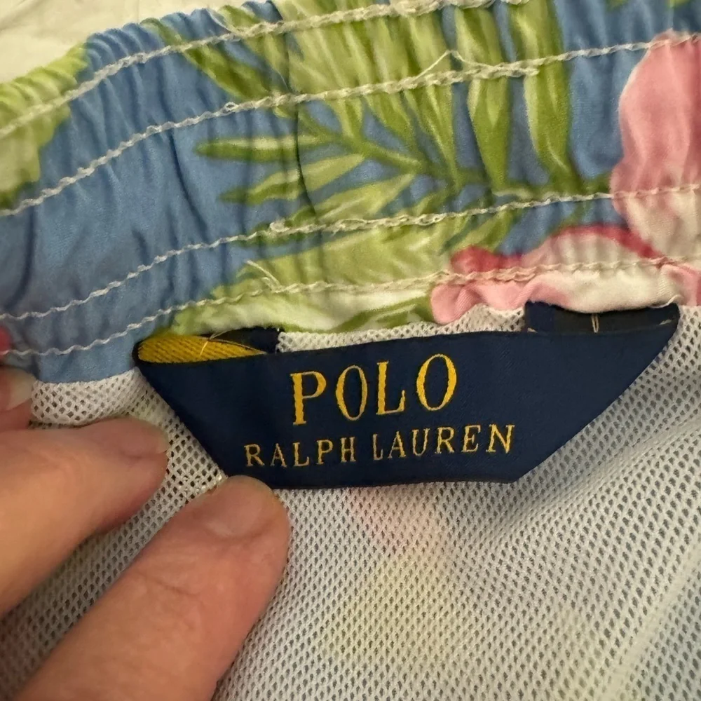 Men’s POLO RALPH LAUREN floral swim trunks. Size 3XL. Light Blue